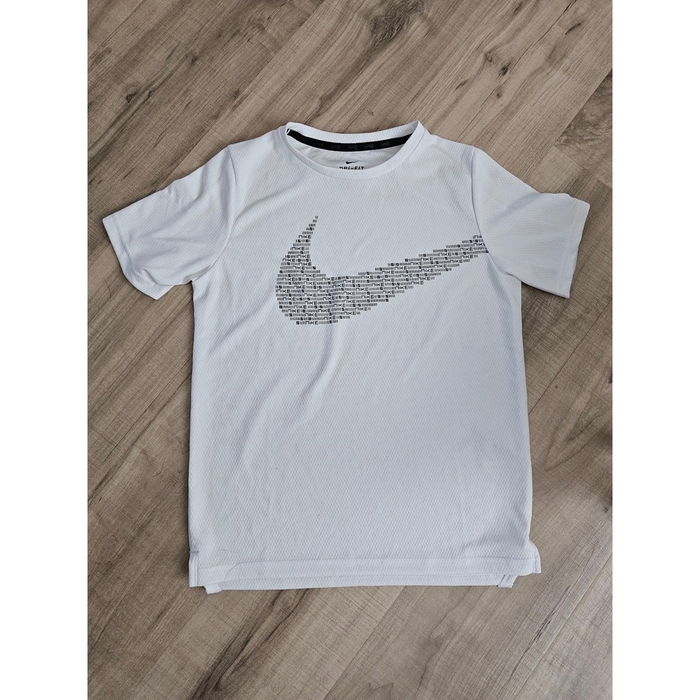 Nike Dri-FIT White Graphic Swoosh T-Shirt Short Sleeve Standard Fit Small